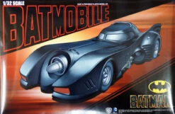 Aoshima 06962 Batman Batmobile 1/32 Scale Plastic Model Kit