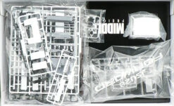 Aoshima 48887 Isuzu Forward Truck Flat Body 1999 (342 Late Version) 1/32 Scale Kit