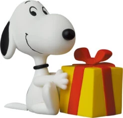 Medicom UDF Peanuts Series 15 Gift Snoopy Figure