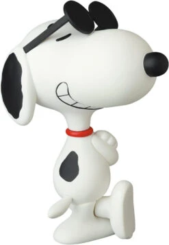 Medicom VCD-384 Sunglasses Snoopy 1971 Ver. Figure (Peanuts)