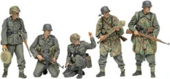 Tamiya 1/35 German Infantry Set (Late WWII) Plastic Model